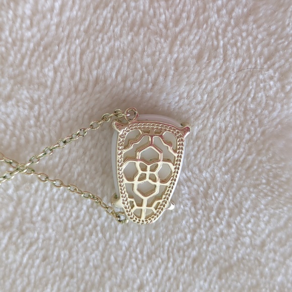 Kendra Scott Isla White Iridescent Gold Necklace - Picture 14 of 14